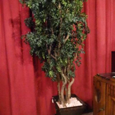LOT 126A: LARGE FAUX TREE IN METAL PLANTER, APPROX 8.5