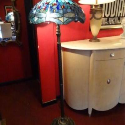 LOT 15: TIFFANY STYLE LEADED GLASS DRAGONFLY FLOOR LAMP