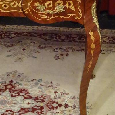 LOT 77A: LOUIS XV STYLE MARQUETRY WRITING DESK, GILT METAL MOUNTS