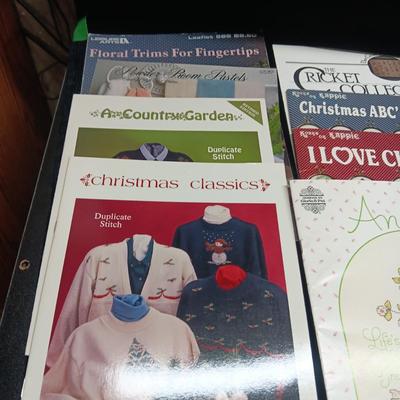 QUILTER'S RULE PLUS MANY CRAFT/PATTERN BOOKS