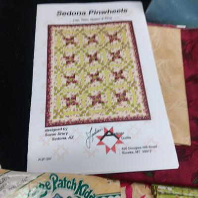 MATERIAL AND INSTRUCTIONS FOR SEDONA PINWHEEL QUILT PLUS SEWING PATTERNS