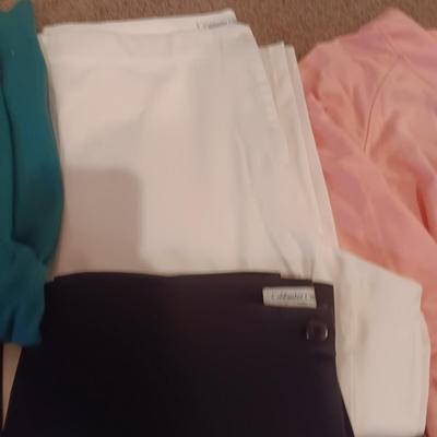 MOSTLY CHICOS 3/16 LADIES SHIRTS, VEST, BATHROBE PLUS CAPRIS