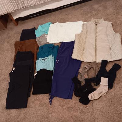 XL - XXL LADIES SHIRTS, CAPRIS AND VEST PLUS SOCKS