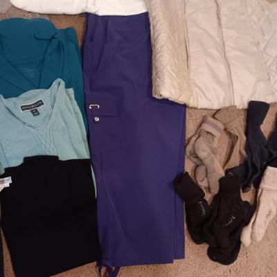 XL - XXL LADIES SHIRTS, CAPRIS AND VEST PLUS SOCKS