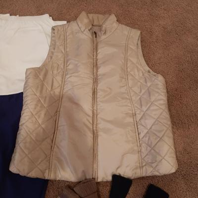 XL - XXL LADIES SHIRTS, CAPRIS AND VEST PLUS SOCKS