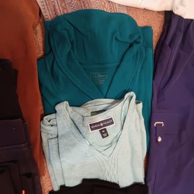 XL - XXL LADIES SHIRTS, CAPRIS AND VEST PLUS SOCKS