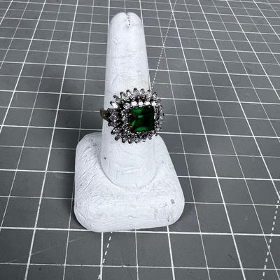Seem to be an Emerald Ring but not Guaranteed 