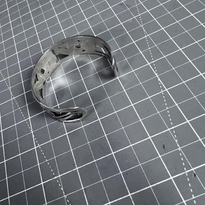 Nice Silver CUFF Bracelet Floral Design