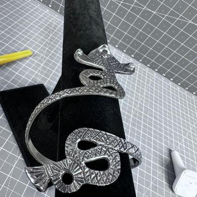 Cobra Arm Band 