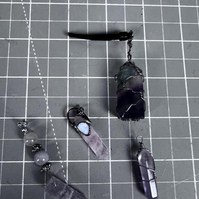 (4) Pendants Amethyst, Opal Wire 