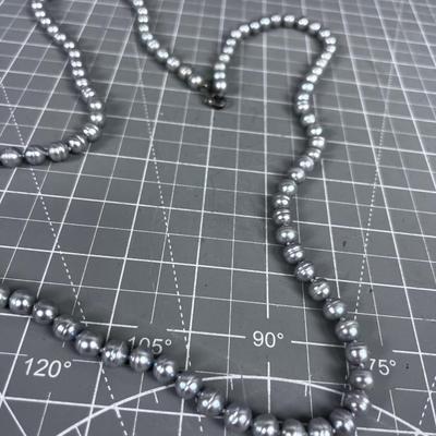 Stand of Pearls Gray  925 Clasp