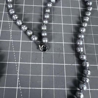 Stand of Pearls Gray  925 Clasp