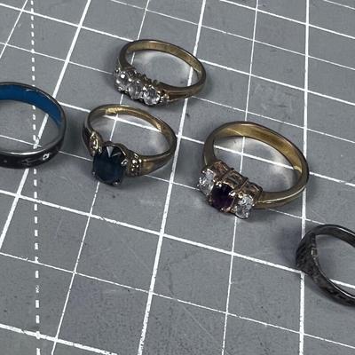 5 Costume Jewelry Rings 