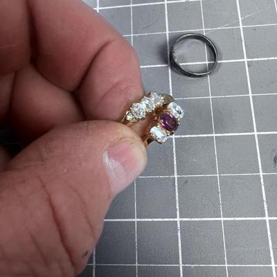 5 Costume Jewelry Rings 