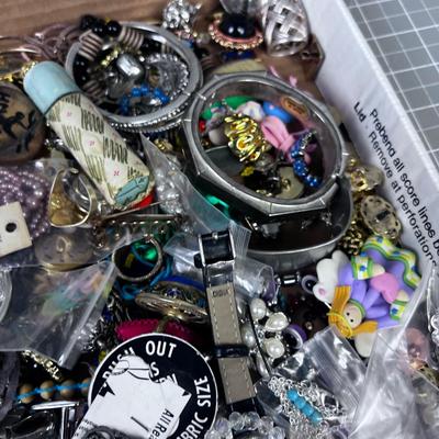 Tray of Costume Jewels with lots of Earrings