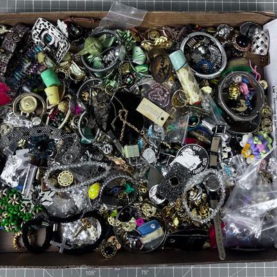 Tray of Costume Jewels with lots of Earrings