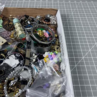 Tray of Costume Jewels with lots of Earrings