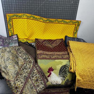 Large Selection of Table Runners and Placemats Include the Rooster Runner