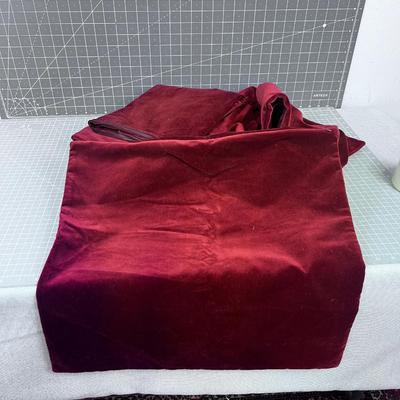 10 Red Velvet Pillow Covers