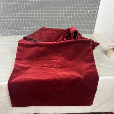 10 Red Velvet Pillow Covers