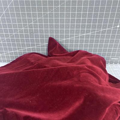 10 Red Velvet Pillow Covers