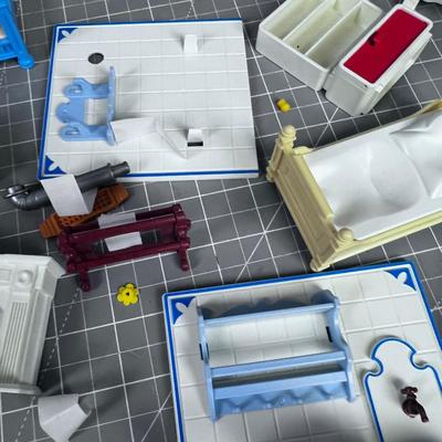PLAYMOBIL Furnishings and Figures for the Victorian Mansion