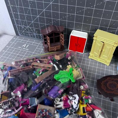 PLAYMOBIL Furnishings and Figures for the Victorian Mansion