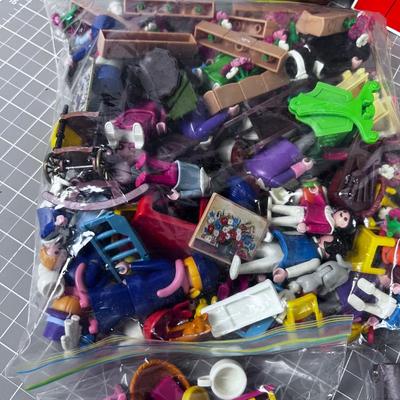 PLAYMOBIL Furnishings and Figures for the Victorian Mansion