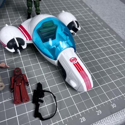 STAR WARS Ships and Figures 