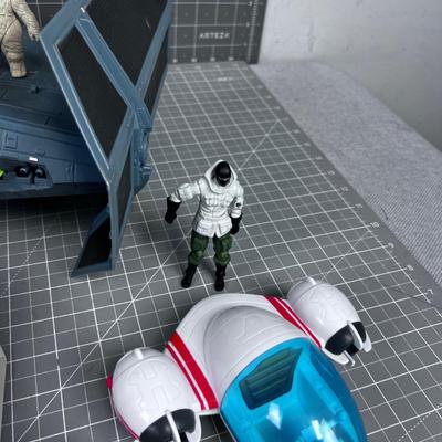 STAR WARS Ships and Figures 