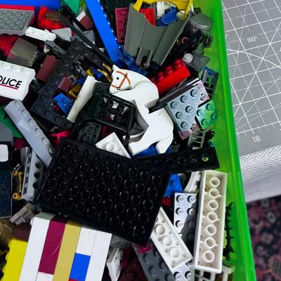 NICE LITTLE Keeper Organizer with Several bins of LEGOS 