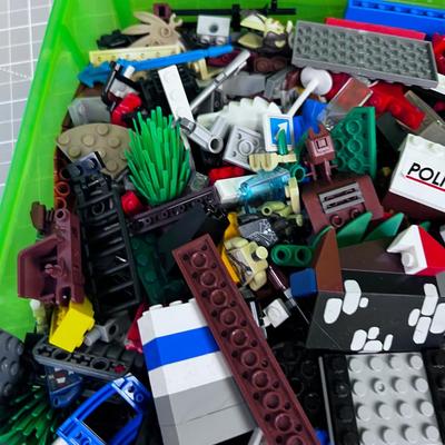 NICE LITTLE Keeper Organizer with Several bins of LEGOS 