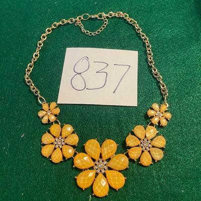 Daisy Necklace