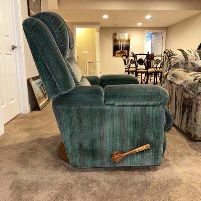 LA-Z-BOY/LAZY BOY RECLINER W/ARMREST STORAGE