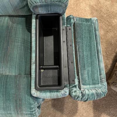 LA-Z-BOY/LAZY BOY RECLINER W/ARMREST STORAGE