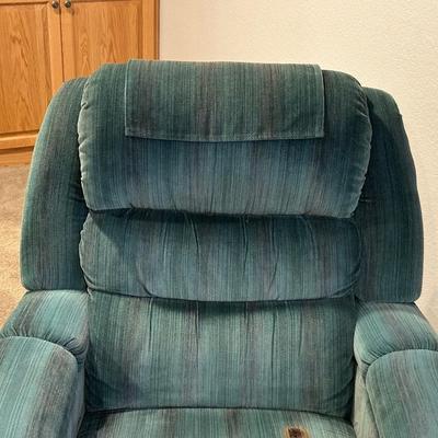 LA-Z-BOY/LAZY BOY RECLINER W/ARMREST STORAGE