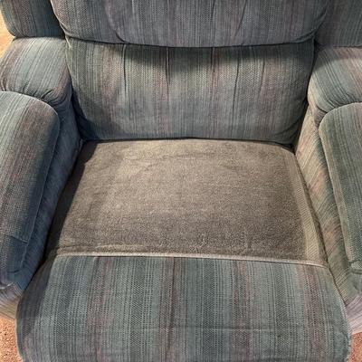 LA-Z-BOY/LAZY BOY RECLINER W/ARMREST STORAGE