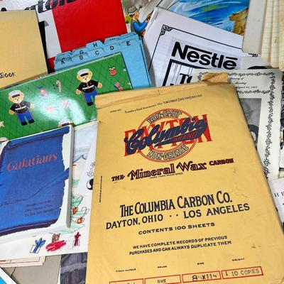 Triple layer of collectible paper