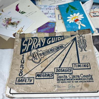 Triple layer of collectible paper