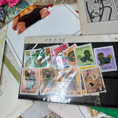 Triple layer of collectible paper
