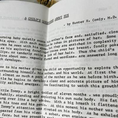 Triple layer of collectible paper