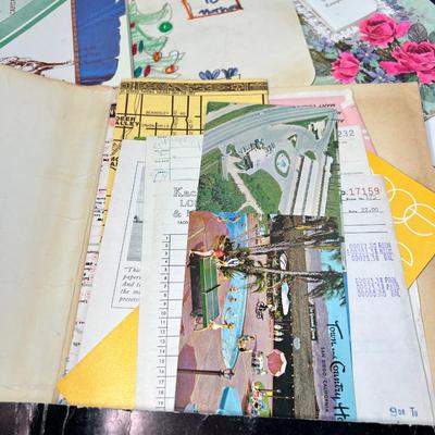 Triple layer of collectible paper