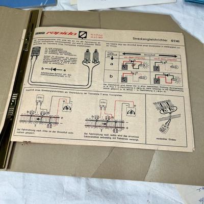 Triple layer of collectible paper