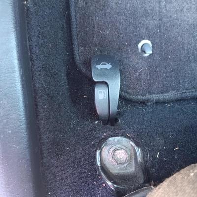 '01 TOYOTA COROLLA SEDAN 4 DOOR, AUTOMATIC