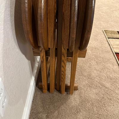 4 OVAL WOODEN TV TRAYS ON A STAND