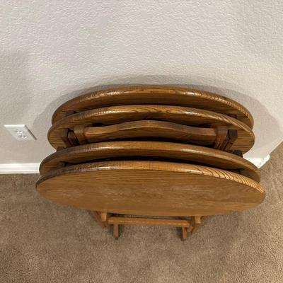 4 OVAL WOODEN TV TRAYS ON A STAND