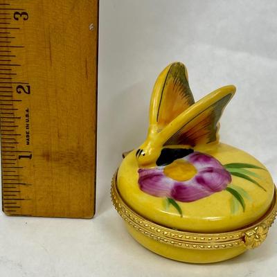 Yellow Ceramic Butterfly Trinket Box Pill Case Snuff box
