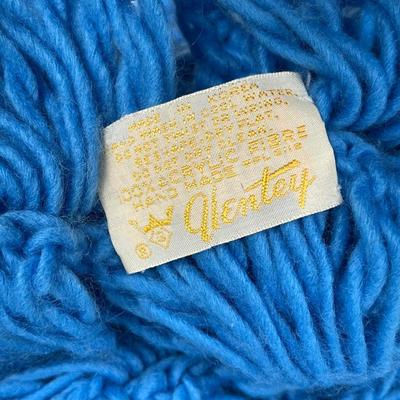 Vintage Retro 70's Glentey Knit Shawl Cornflower Blue