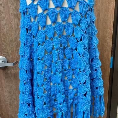 Vintage Retro 70's Glentey Knit Shawl Cornflower Blue