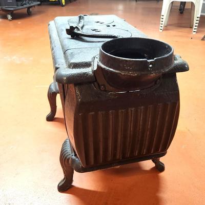 Lot #127 Antique Big Box 26 Wood Stove - Cast Iron